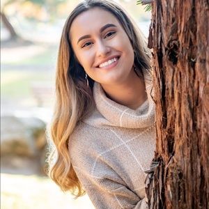 Meet your Posher, Katelyn